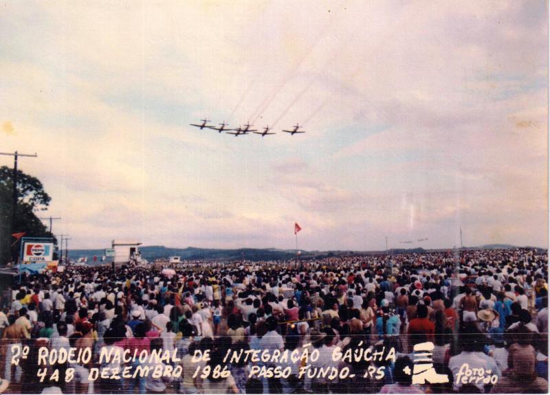 File:II Rodeio Nacional de Integração Gaúcha em 1986 02 Laurindo Ferrão.jpg