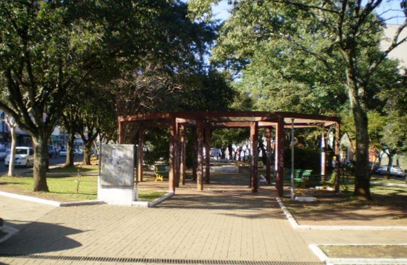 File:Praça Leonísio Scussel 2009 02 Desc.jpg