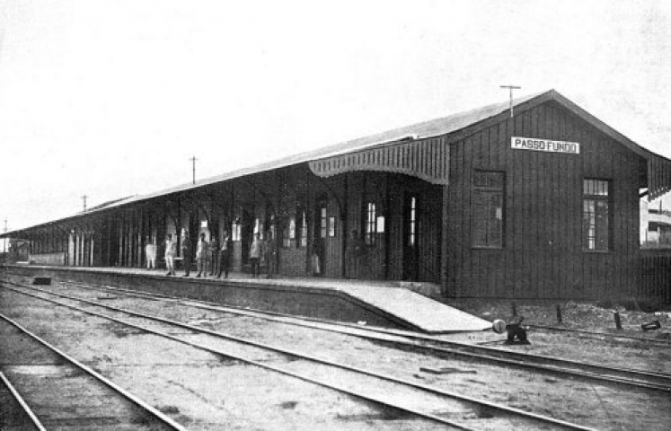 File:Prédio Antiga Gare.jpg