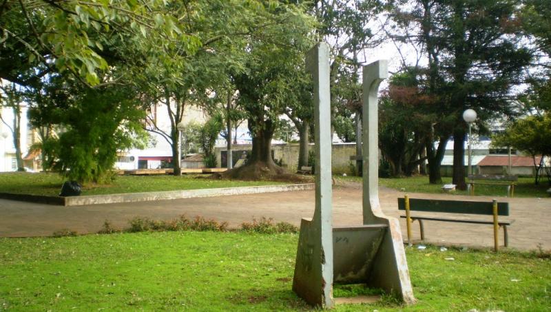 File:Monumento 10 Anos da Revolução de 1964 em 2016 02 Desc.jpg