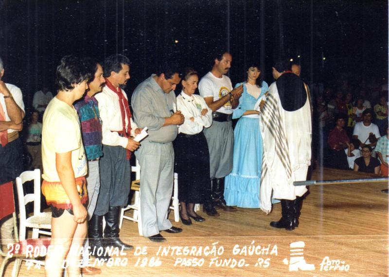 File:II Rodeio Nacional de Integração Gaúcha em 1986 04 Laurindo Ferrão.jpg
