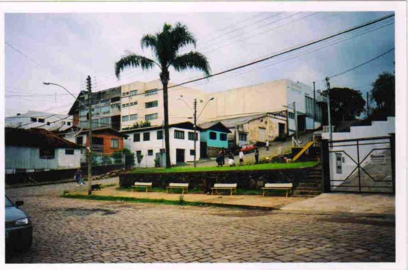 File:Praça da Biquinha Domingos Zanette 1.jpg
