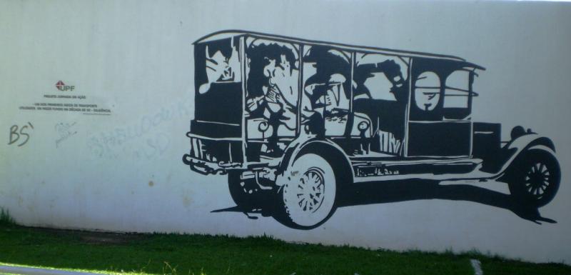 File:Muro Praça da Mãe em 2008 Desc.jpg