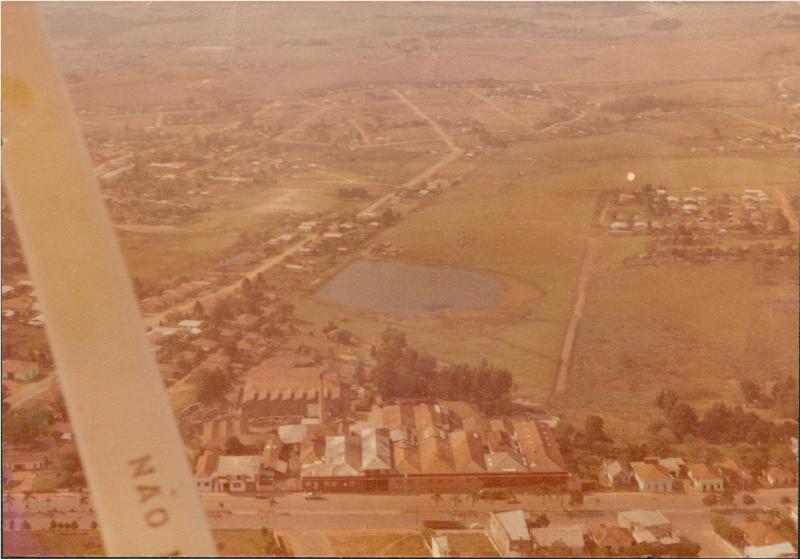 File:Z D Costi vista aérea em 1970 Desc.jpg