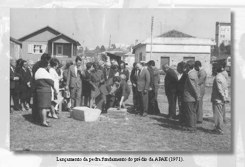 File:APAE pedra fundamental em 1971 Desc.jpg