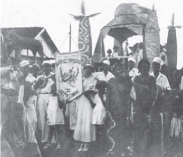 File:Bloco carnavalesco Trinta e Três da Pontinha.jpg