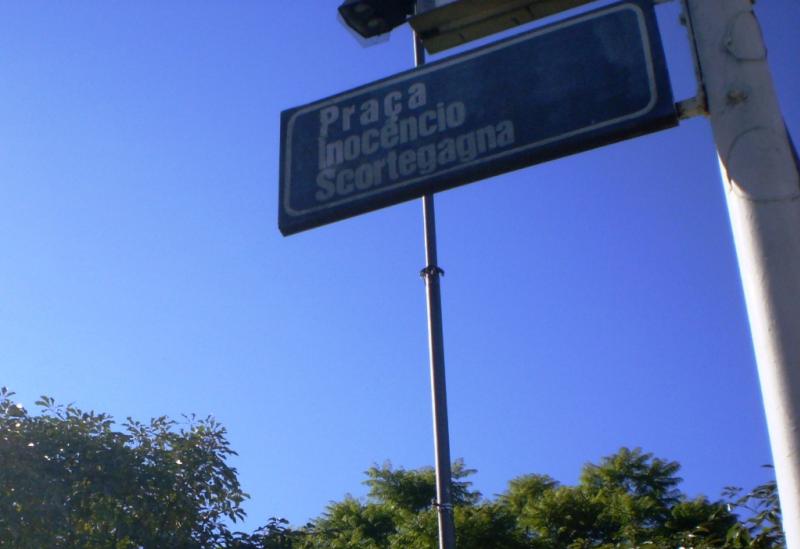 File:Largo Inocêncio Scortegagna em 2009 05 Desc.jpg