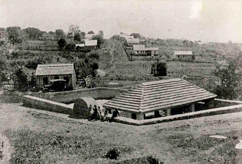 File:Rua 10 de abril Chafariz Mãe Preta em 1928 01 Desc.jpg