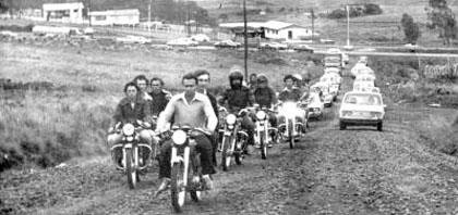 File:Clodoaldo Teixeira passeata em 1979 2 Desc.jpg