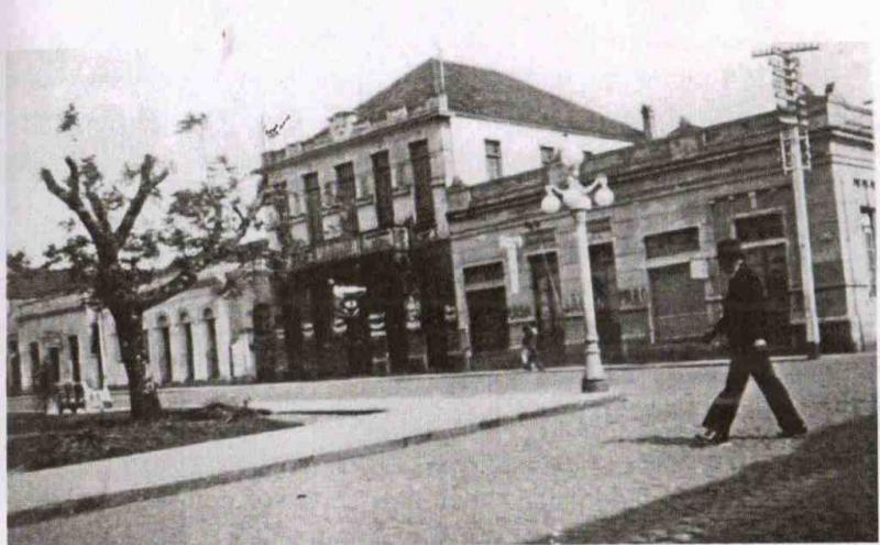 File:Rua Moron em 1938 Armando Czamanski.jpg