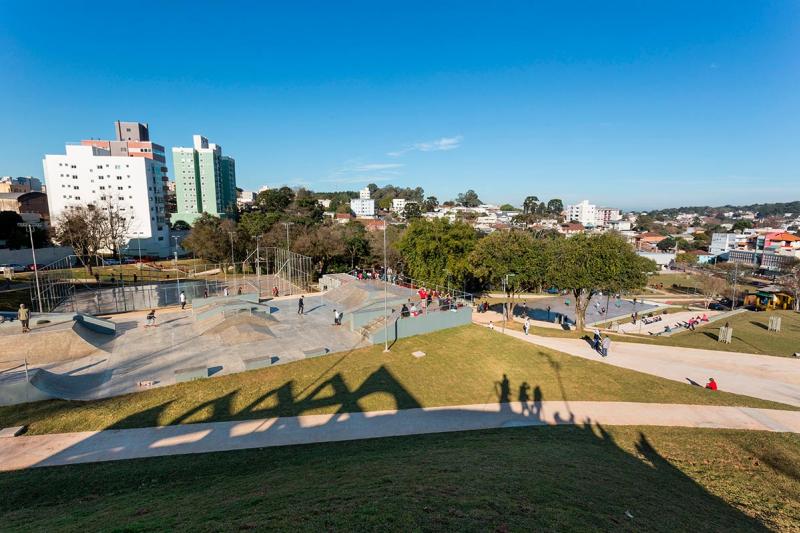 File:Parque da Gare em 2019 Desc.jpg
