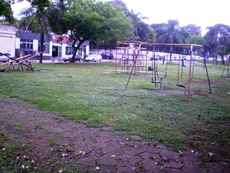 File:Parque Infantil Prof Lourdes Pitthan em 2009 Desc.jpg