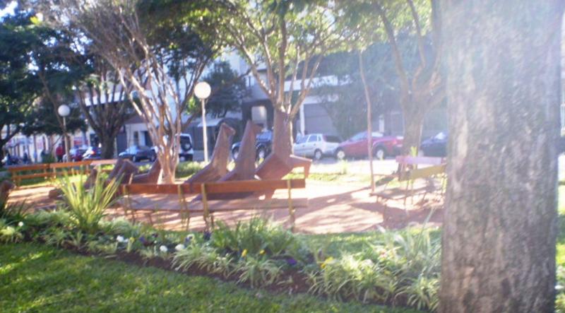 File:Praça Melvin Jones em 2009 03 Desc.jpg