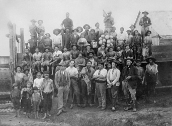 File:Saladeiro São Miguel Arquibancada em 1927 Desc.jpg