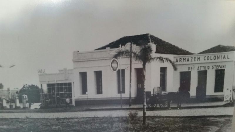 File:Armazém Colonial de Attilio Stefani em 1950 Desc.jpg