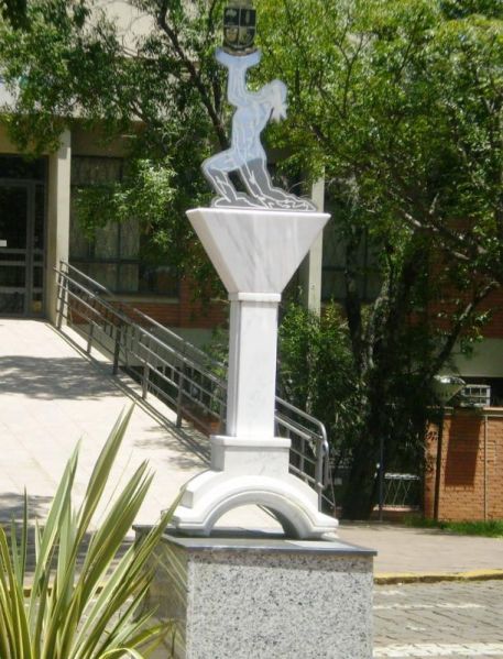 File:Monumento Nativo em 2019 Desc.jpg
