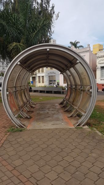 File:Túnel Literatura em 2021 Desc.jpg