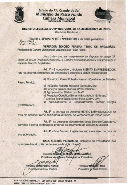 File:Decreto de 2001 003.jpg